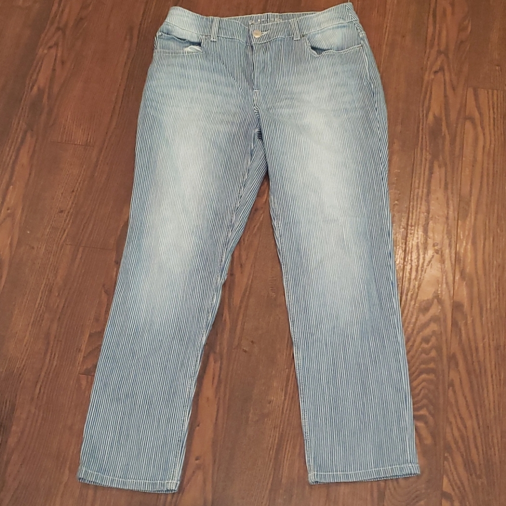Chicos Platinum cropped pant size 0